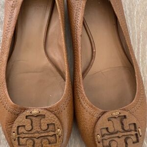 Tory Burch Brown Leather Loafers with Emblem